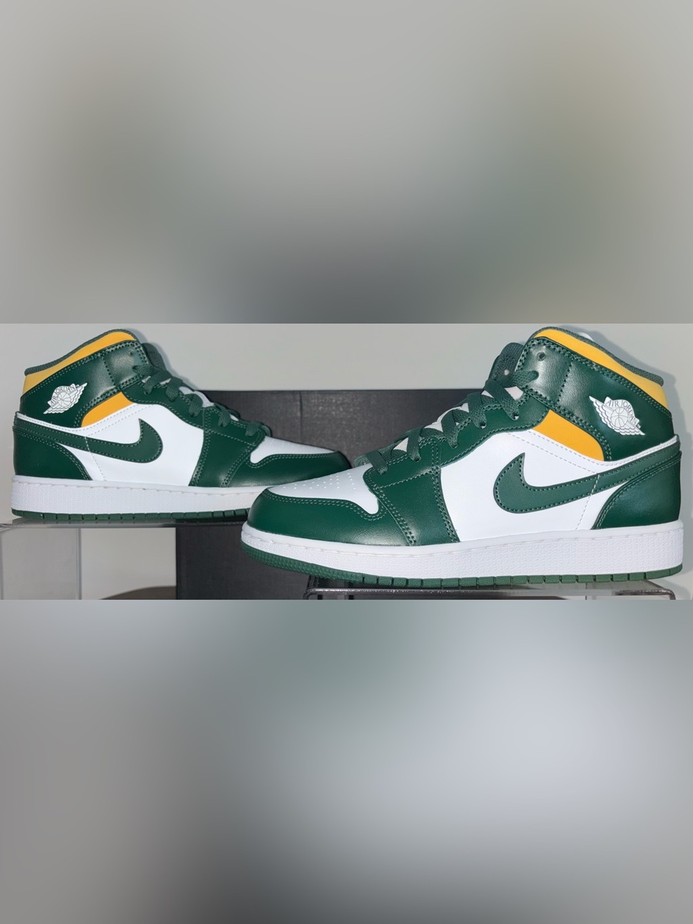 Nike Air Jordan 1 Mid Seattle Supersonics GS Size 7Y Brand New With Box